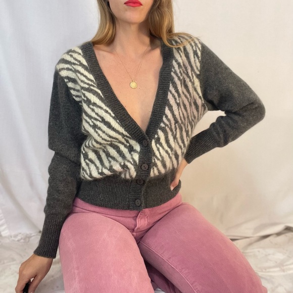 Vintage 90s Animal Print Cardigan - Picture 2 of 10